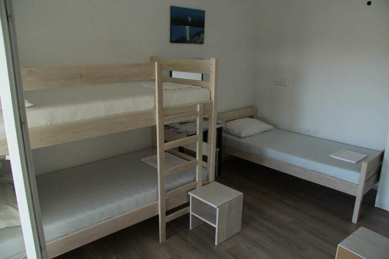 Bed & Breakfast Novalja Inn Buitenkant foto