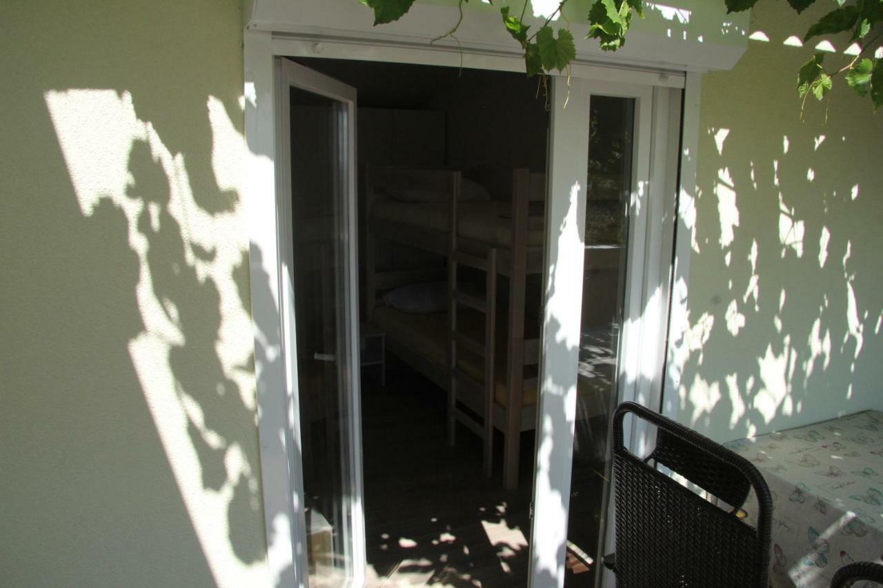 Bed & Breakfast Novalja Inn Buitenkant foto