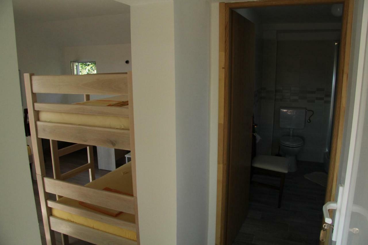 Bed & Breakfast Novalja Inn Buitenkant foto
